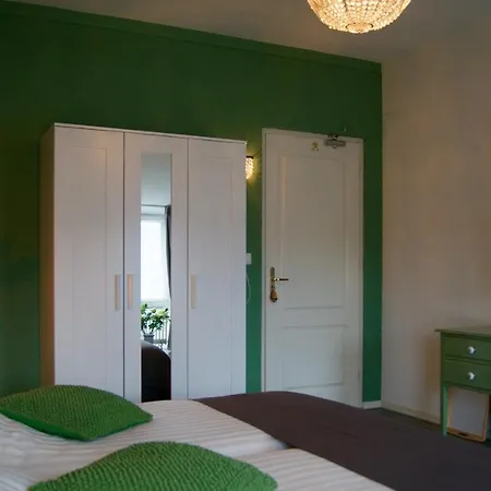 בית הארחה The 4*